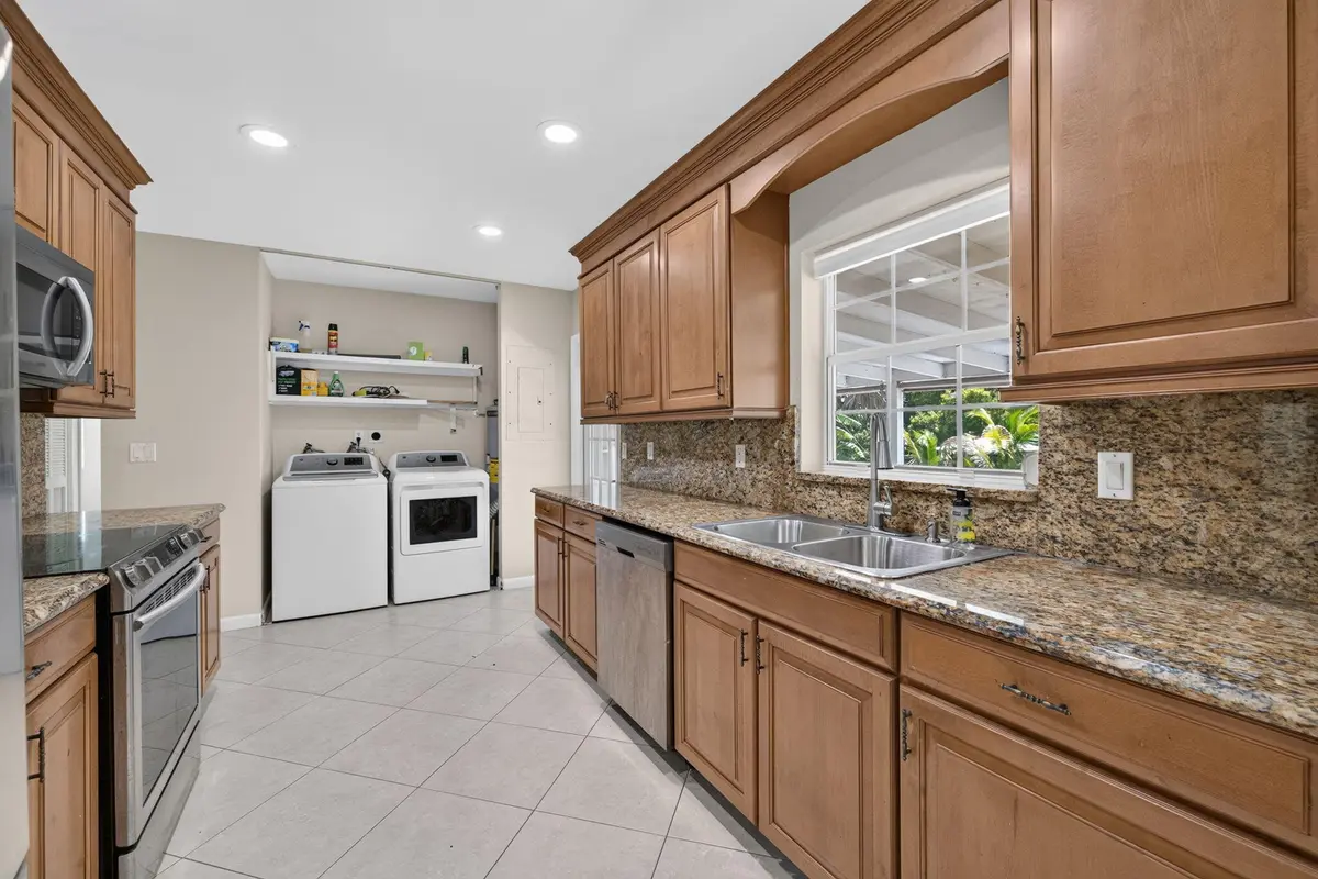 Kitchen at 416 SE Naranja Avenue, Port St. Lucie