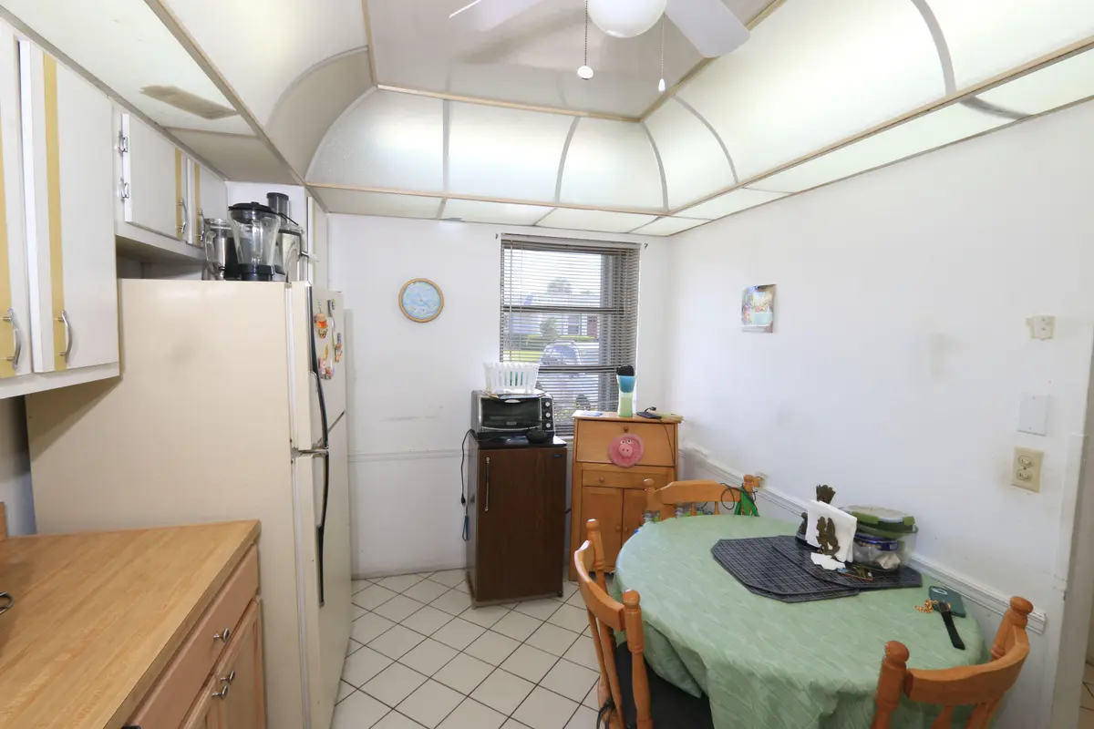 Eat-In Kitchen at 2886 Fernley Drive 91, West Palm Beach