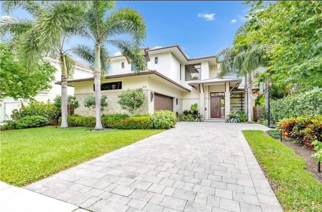 Photo 2 at 404 NE 13th Avenue, Fort Lauderdale