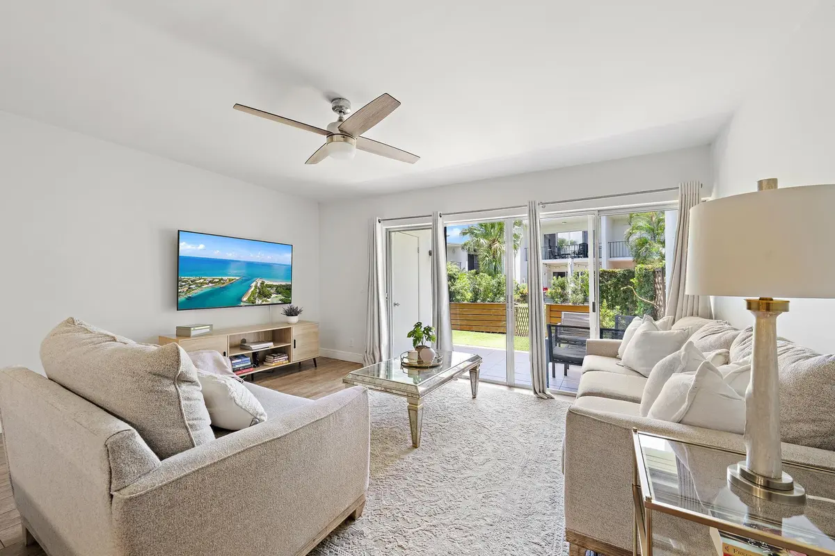388 Golfview Rd apt h-1 at 388 Golfview Road H, North Palm Beach