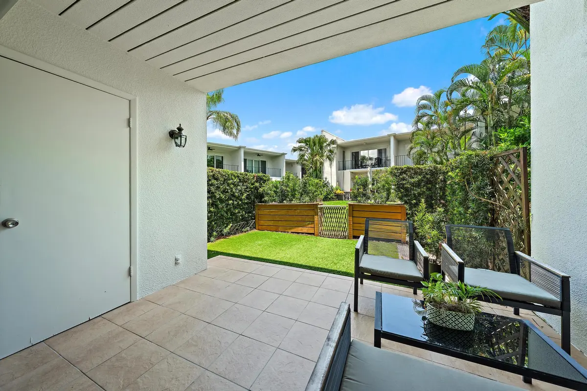 388 Golfview Rd apt h-19 at 388 Golfview Road H, North Palm Beach