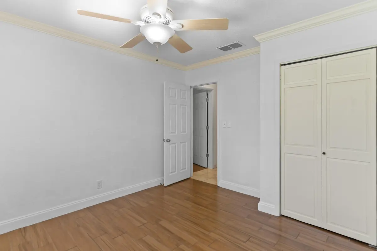 585A0993 at 880 E ACRE Drive, Plantation