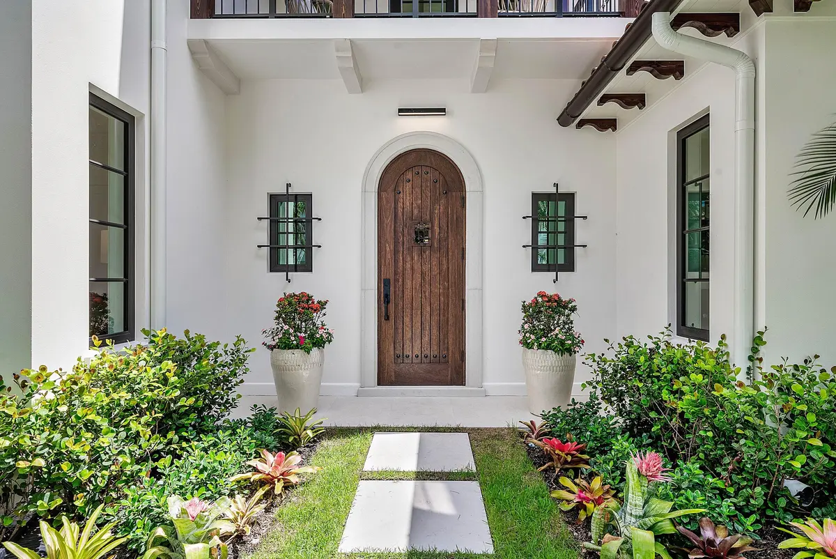 006-230PershingWay-WestPalmBeach-FL-3340 at 230 Pershing Way, West Palm Beach