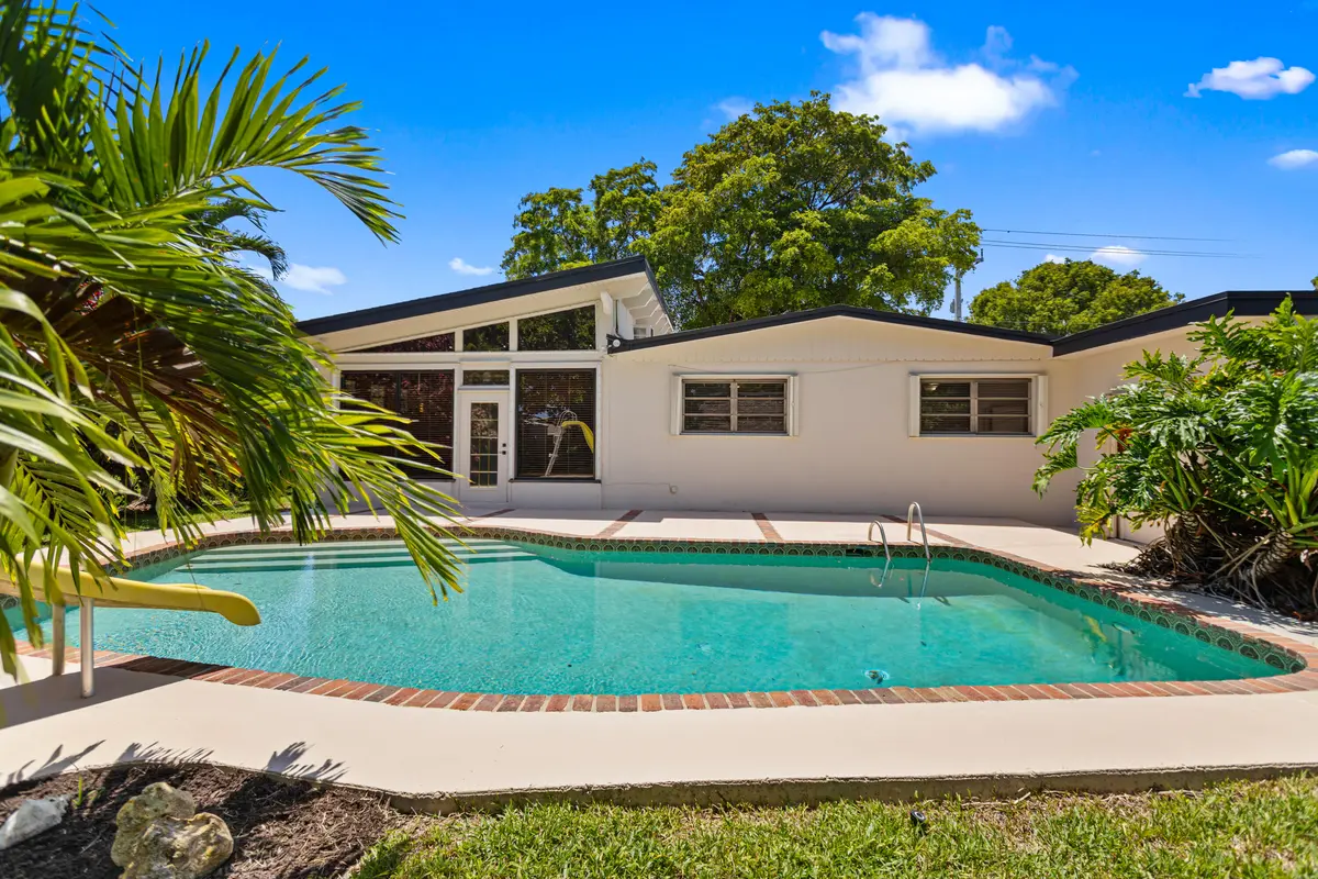585A0834 at 880 E ACRE Drive, Plantation