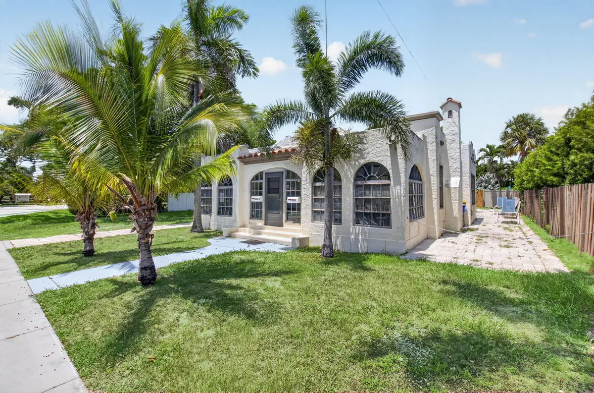 2-web-or-mls-DSC_0996 at 806 NE 2nd Avenue, Delray Beach