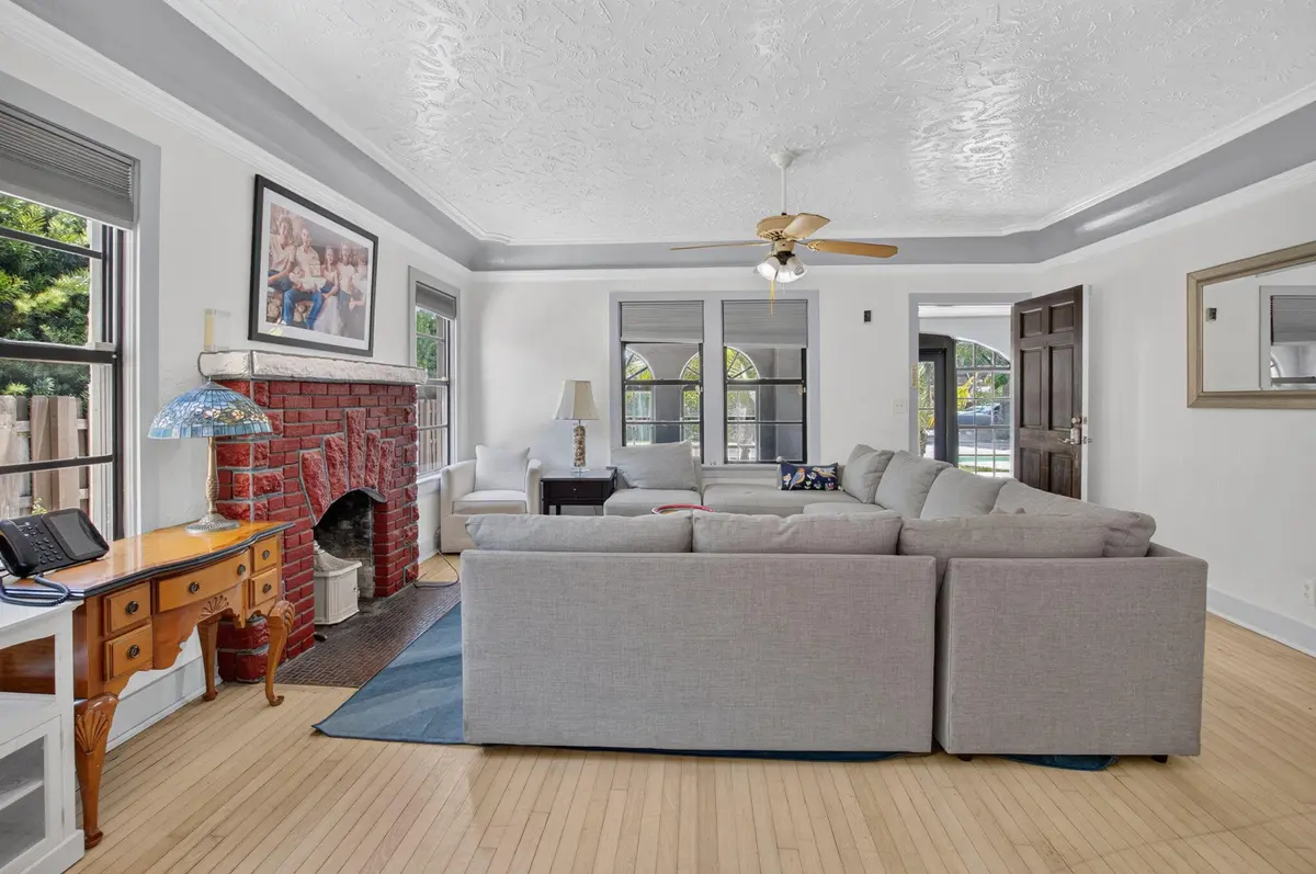 8-web-or-mls-DSC_1061 at 806 NE 2nd Avenue, Delray Beach