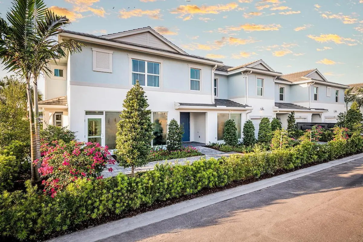 Photo 4 at 558 SANDERLING Circle 558, Deerfield Beach