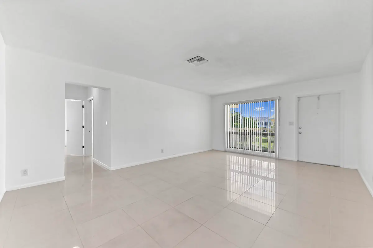 07 Living room 02 at 2755 NE 28th Avenue F-1, Lighthouse Point