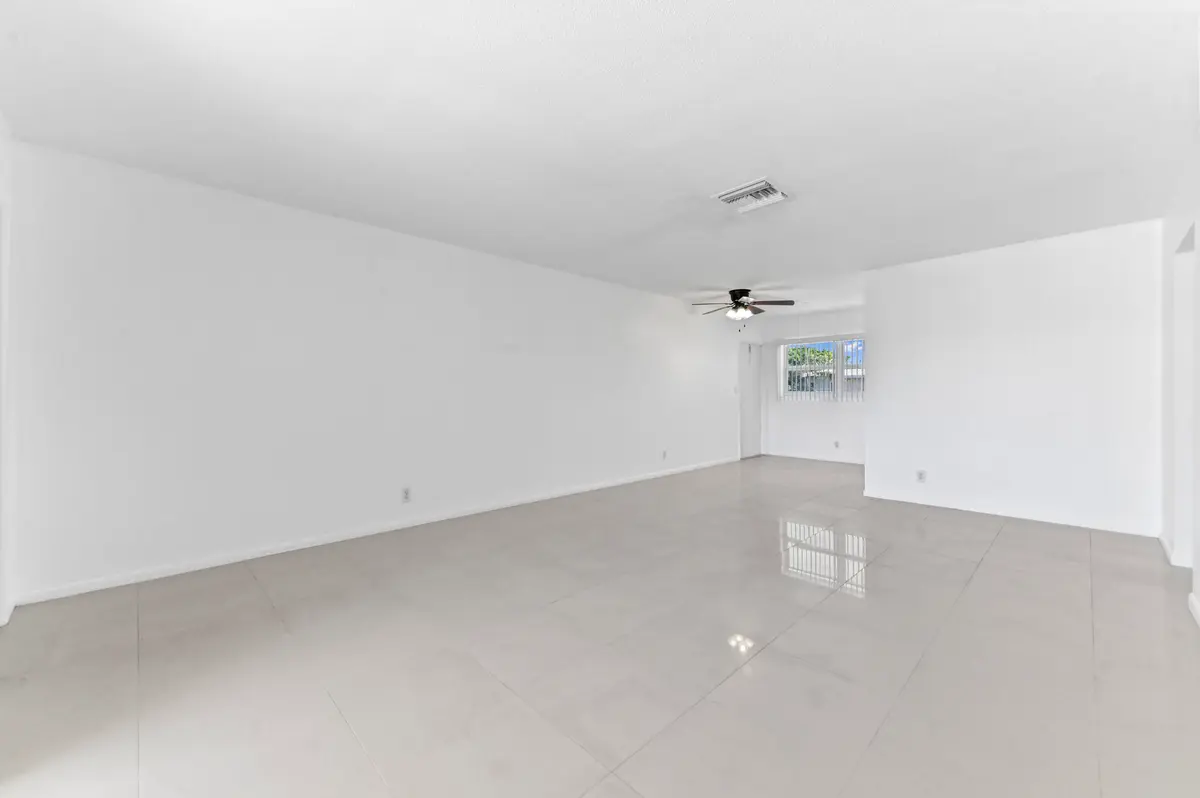 09 Living room 04 at 2755 NE 28th Avenue F-1, Lighthouse Point