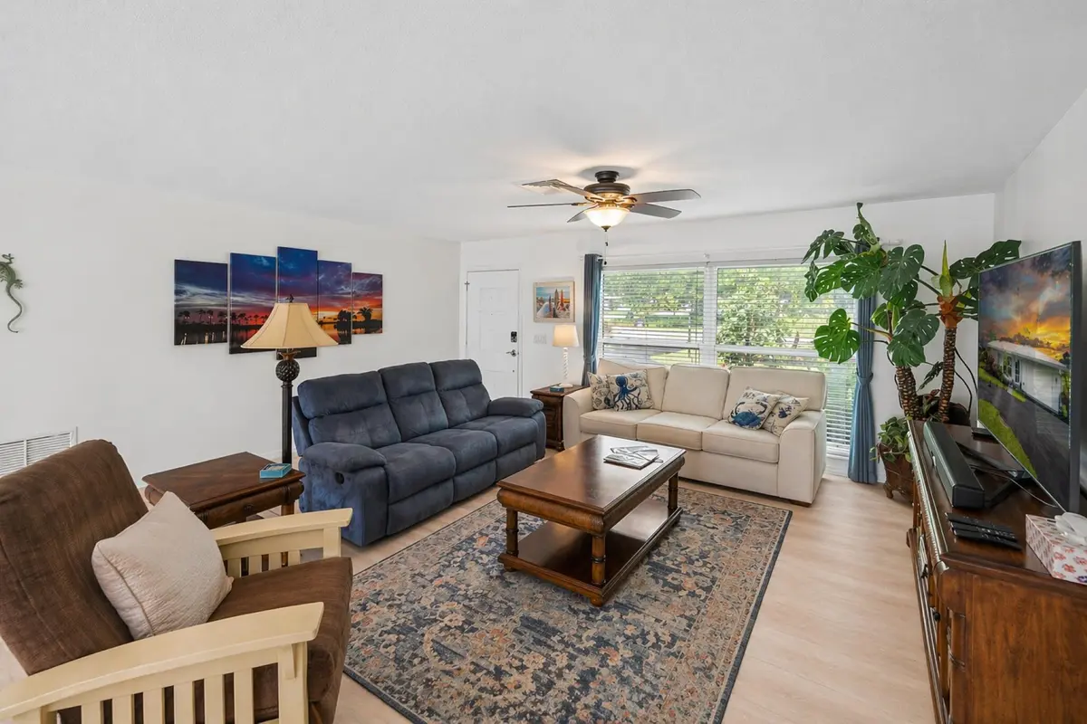 cnvrtd manatee great room 2 at 2066 5TH Court, Vero Beach