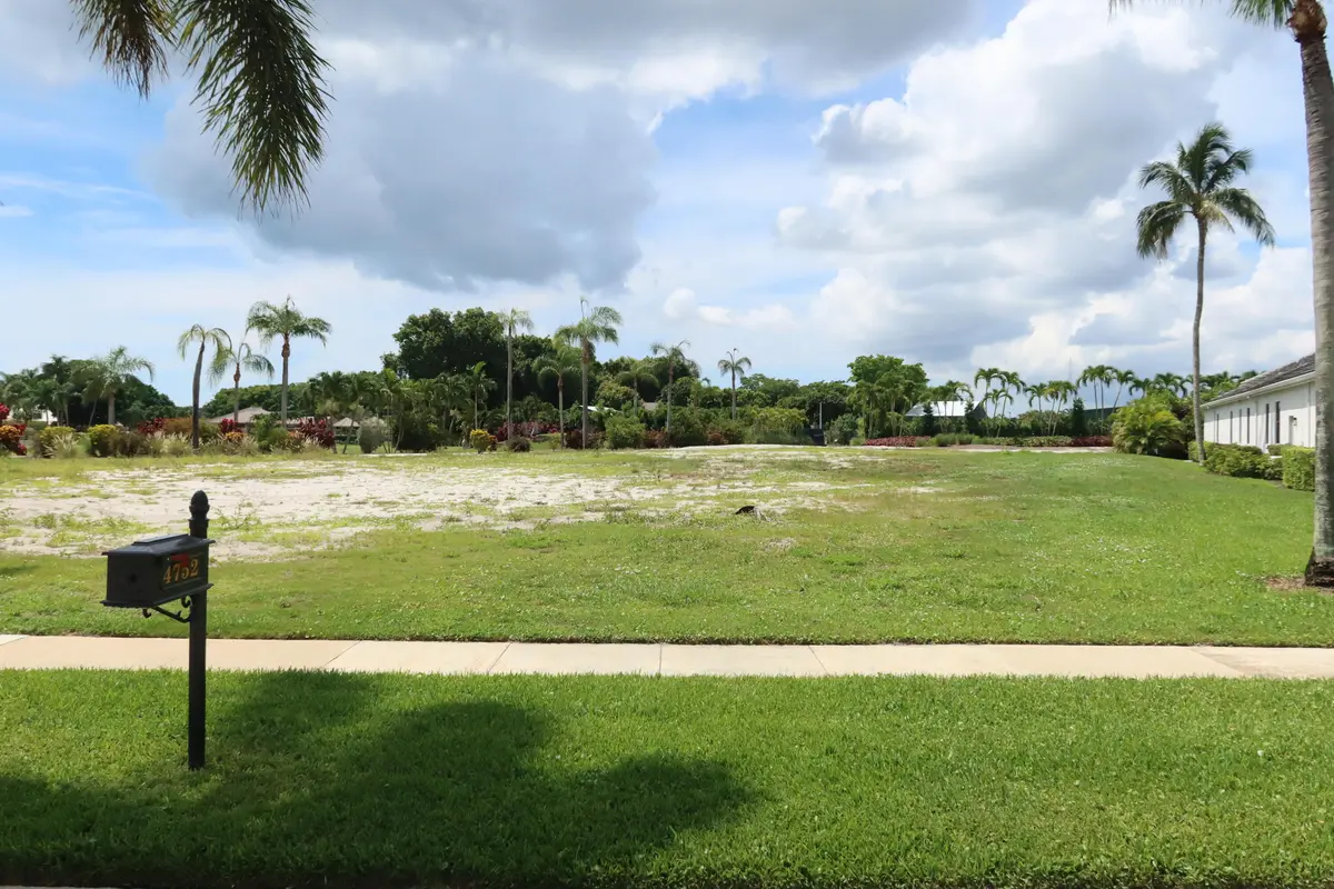 Lot 240 1932 at 4752 BOCAIRE Boulevard, Boca Raton