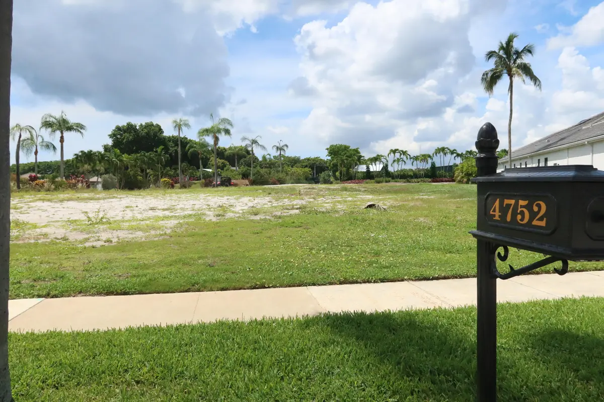 LOT 240 MB at 4752 BOCAIRE Boulevard, Boca Raton
