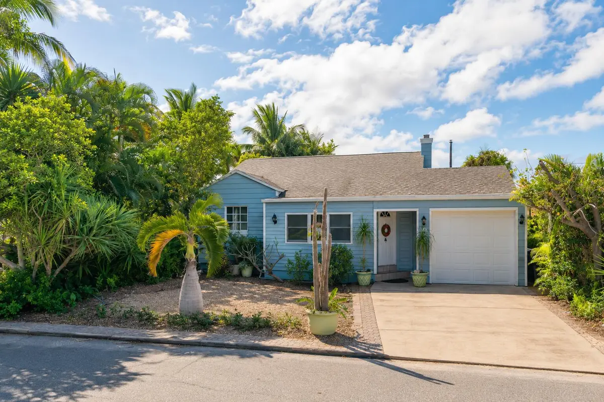 front exterior 715 N Palmway LWB at 715 N PALMWAY, Lake Worth Beach