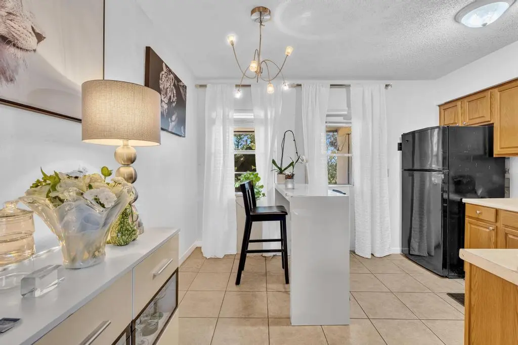 FPP00381 at 560-564 NE 35th Street, Oakland Park