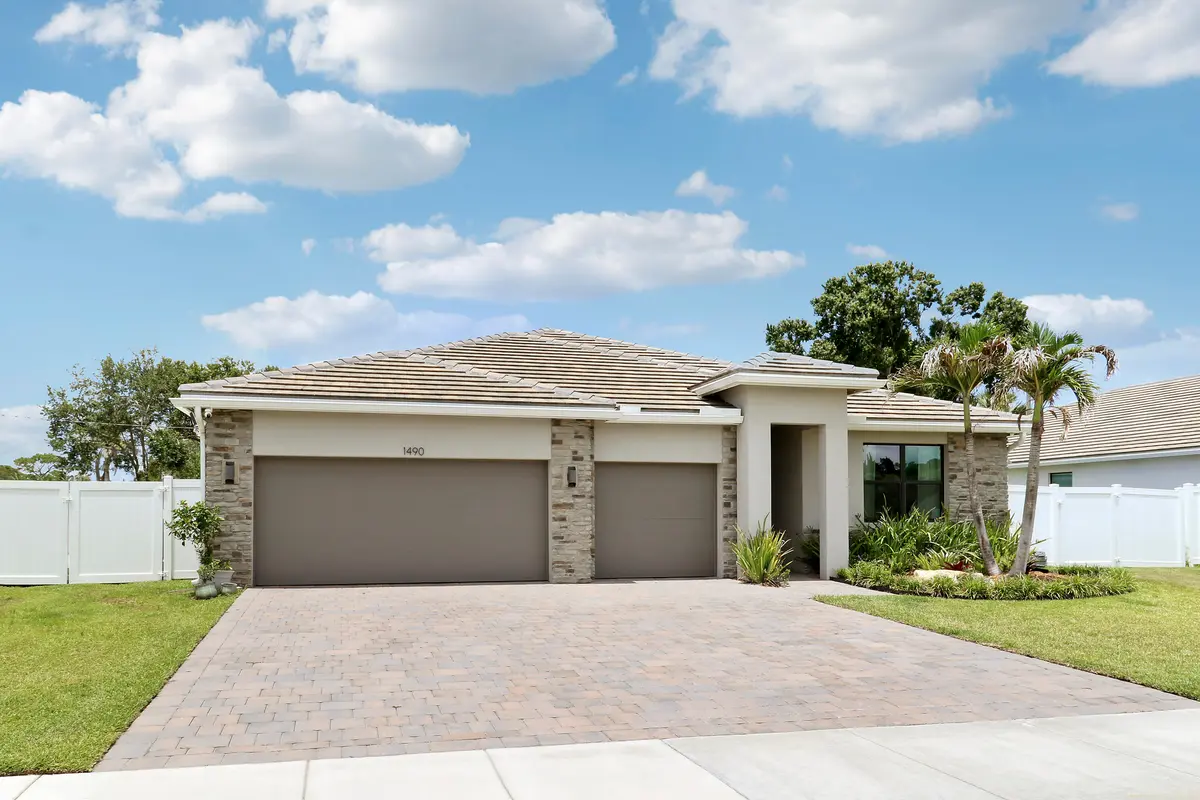 Front of Home at 1490 SW Lago Circle, Palm City