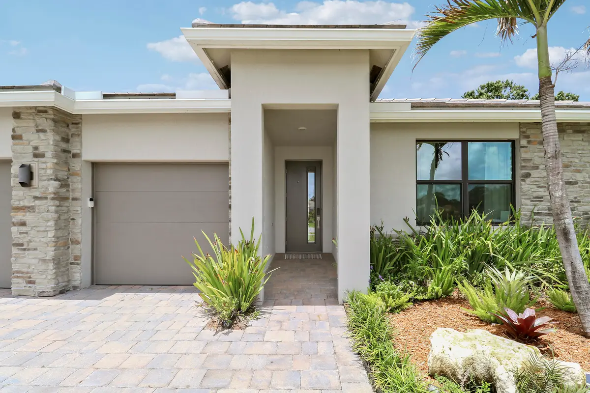 Front of Home at 1490 SW Lago Circle, Palm City