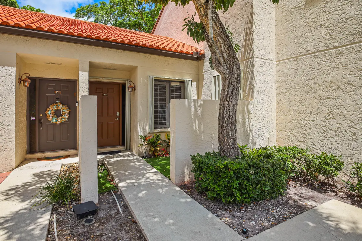 14 Via Casas Sur 103 (3) at 14 Vía De Casas Sur 103, Boynton Beach