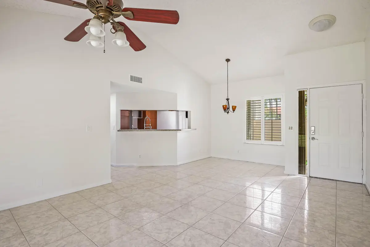 14 Via Casas Sur 103 (5) at 14 Vía De Casas Sur 103, Boynton Beach