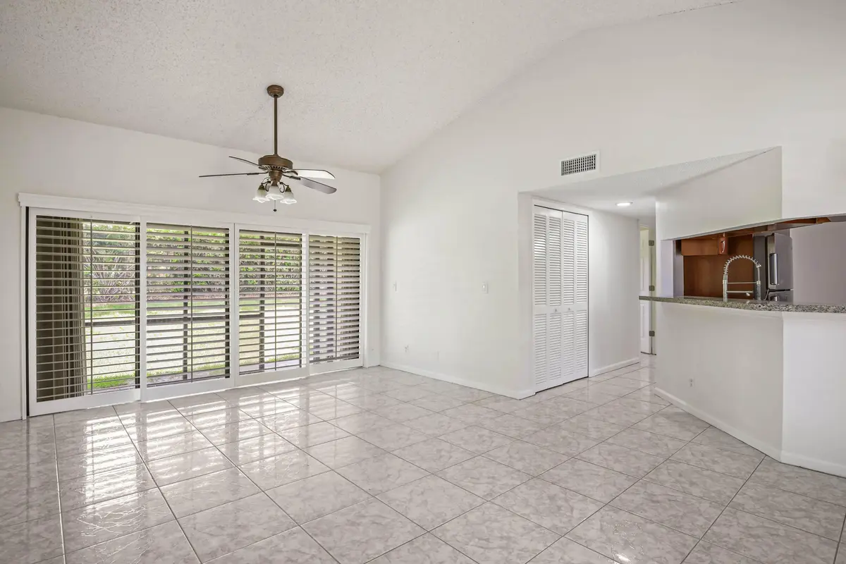 14 Via Casas Sur 103 (6) at 14 Vía De Casas Sur 103, Boynton Beach