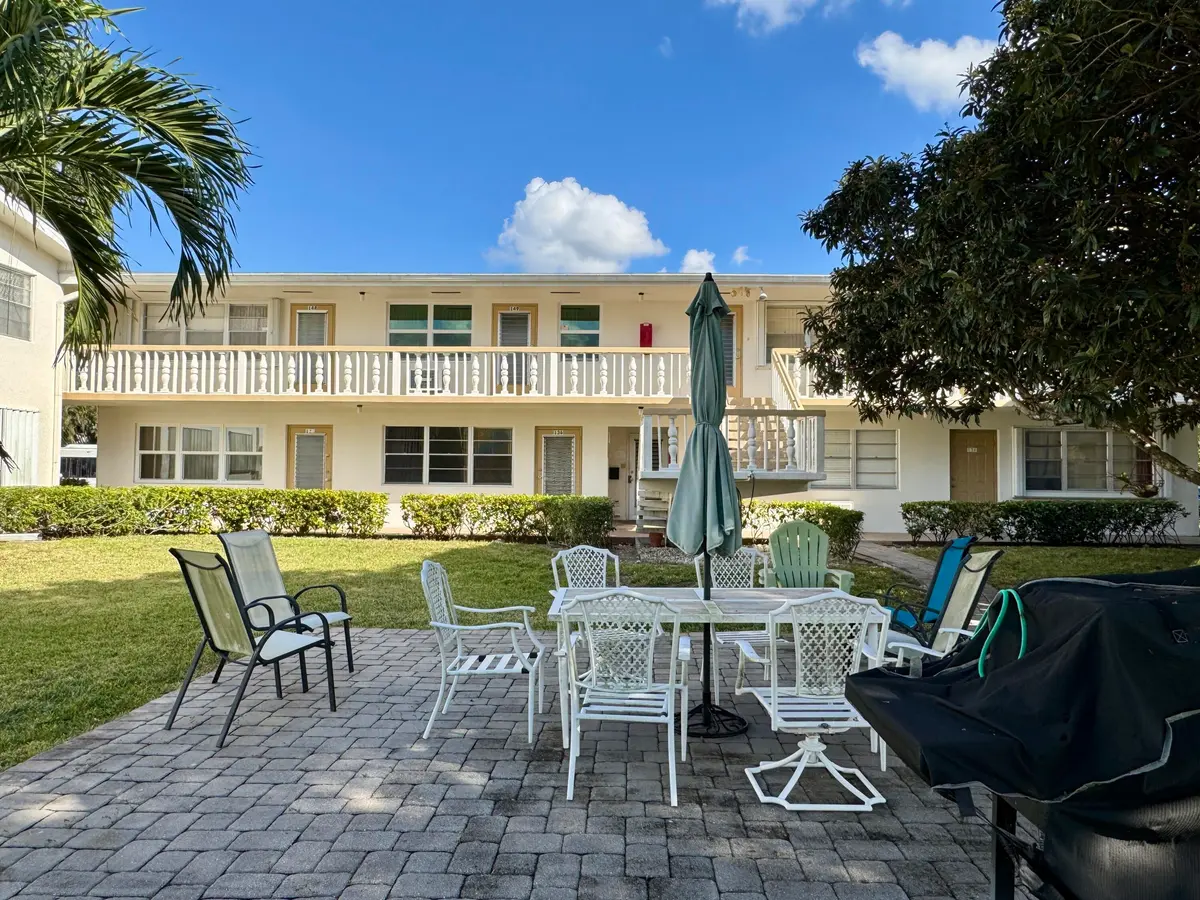 148 Bedford F at 148 Bedford F, West Palm Beach