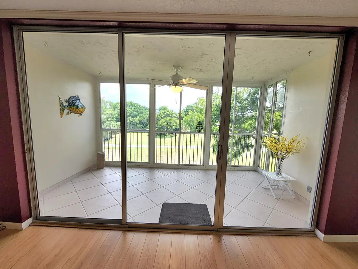 3151 S PALM AIRE Drive 301, Pompano Beach, FL – photo 6
