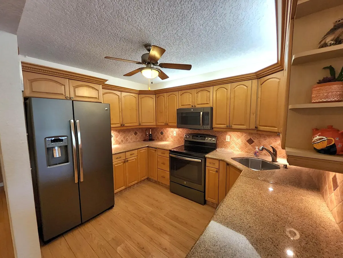 3151 S PALM AIRE Drive 301, Pompano Beach, FL – photo 7