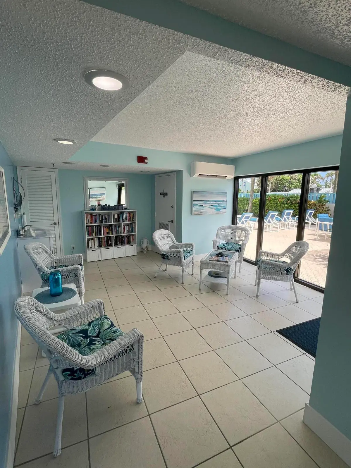 community room and library at 355 S Ocean Drive 807, Fort Pierce