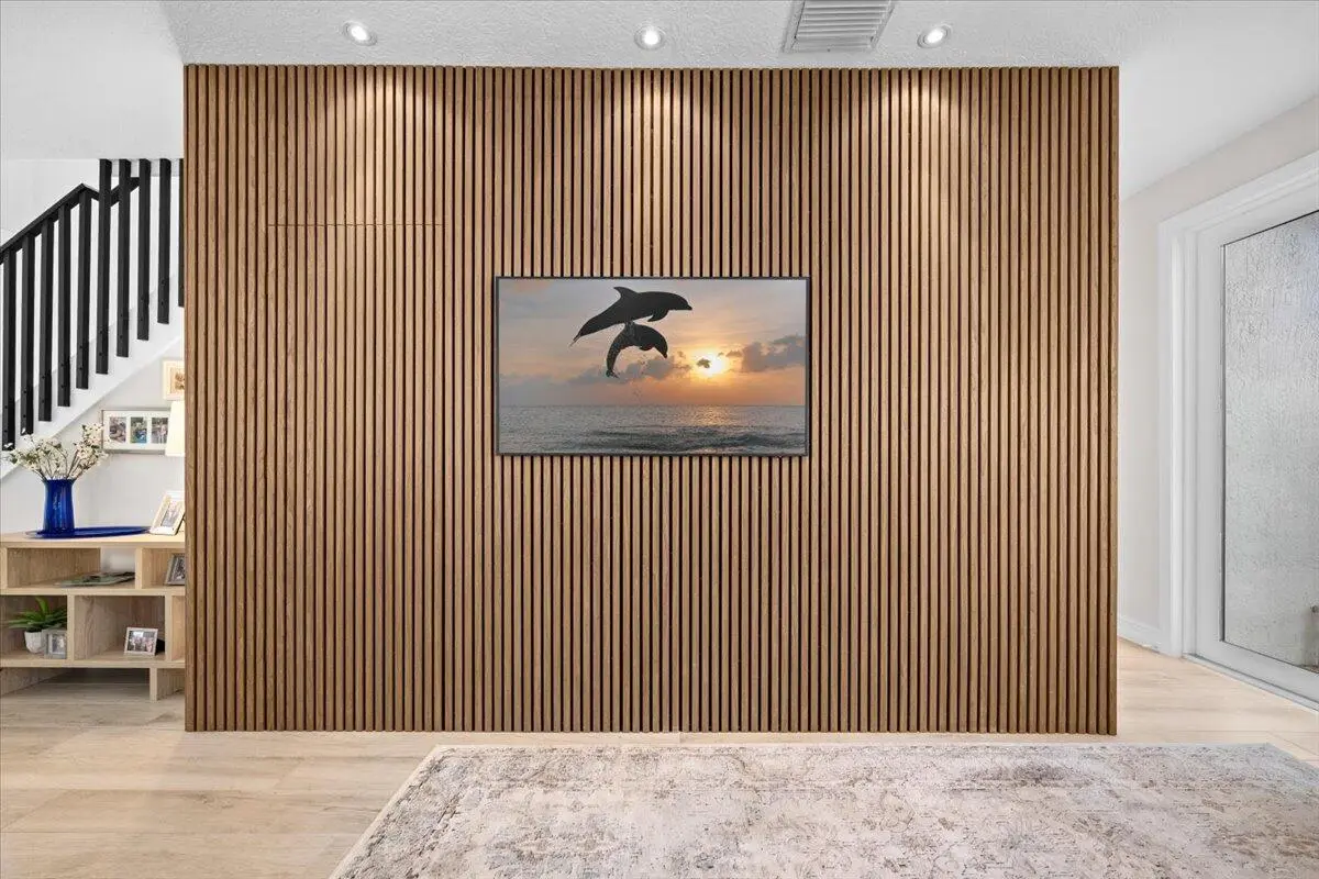 Textured Entertainment Wall at 315 September Street, Palm Beach Gardens