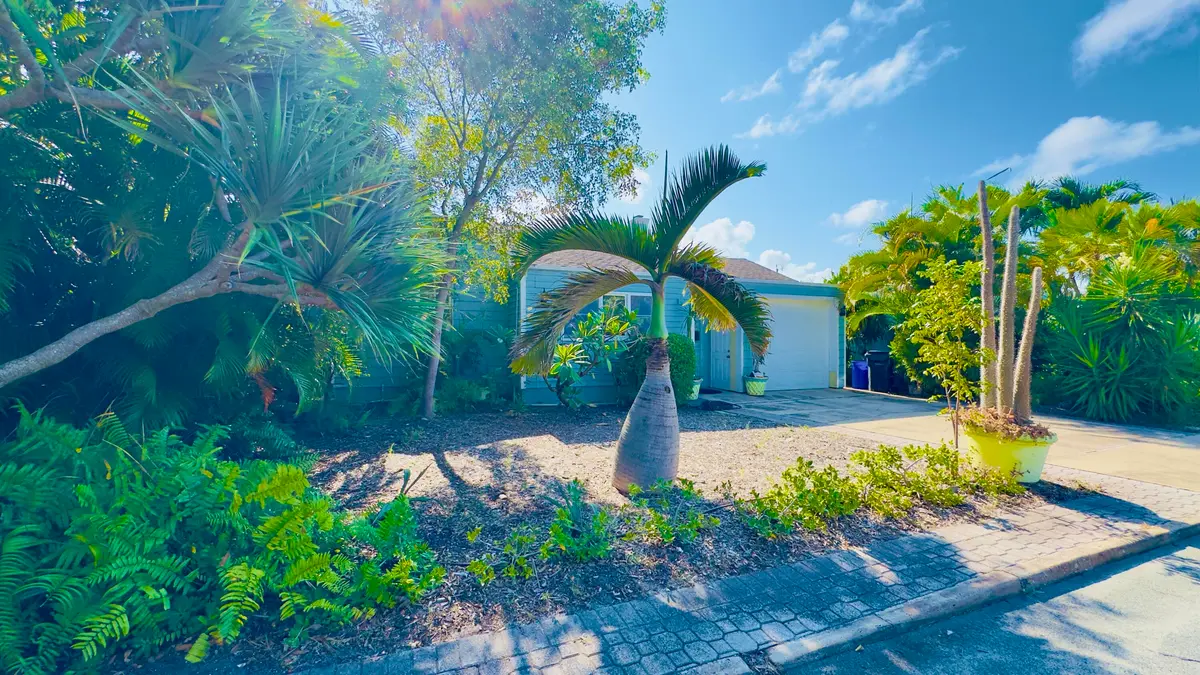 IMG_3274 at 715 N PALMWAY, Lake Worth Beach