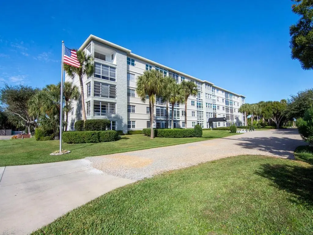 Image00020 at 2333 Indian River Boulevard, Vero Beach