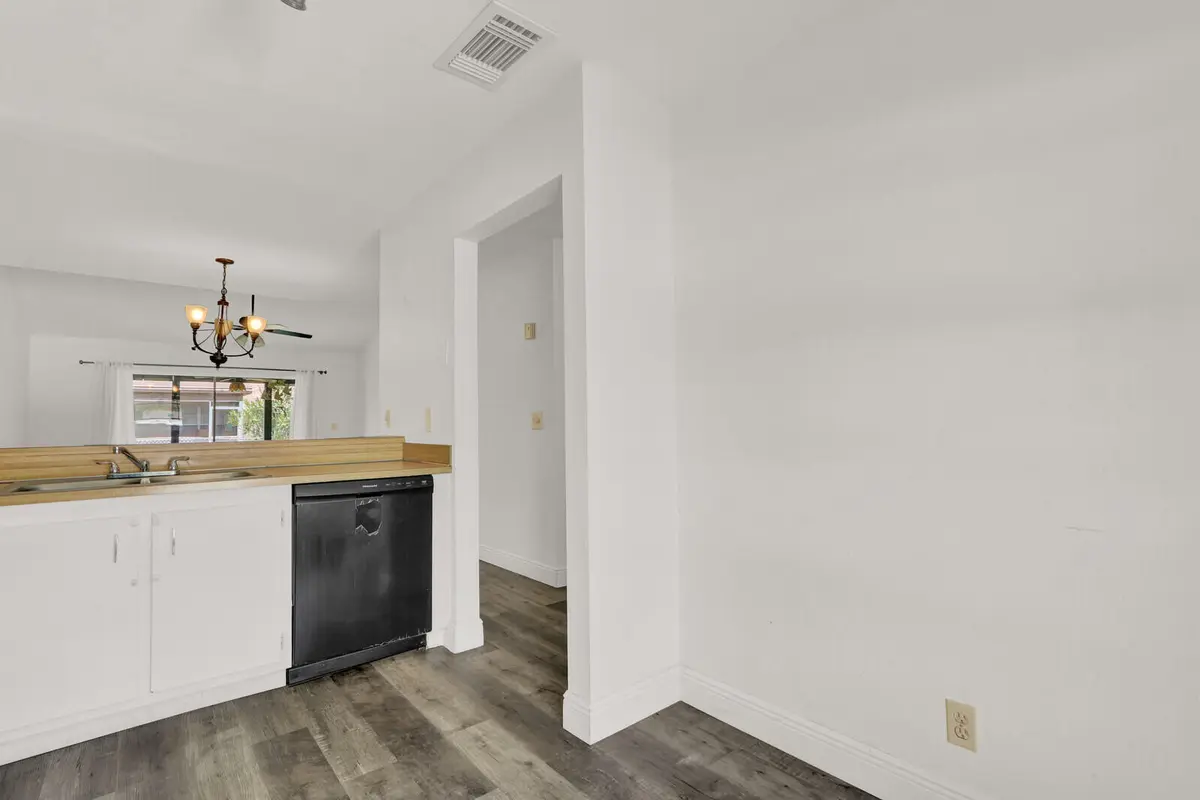 Kitchen at 113 PINEWOOD Court, Jupiter