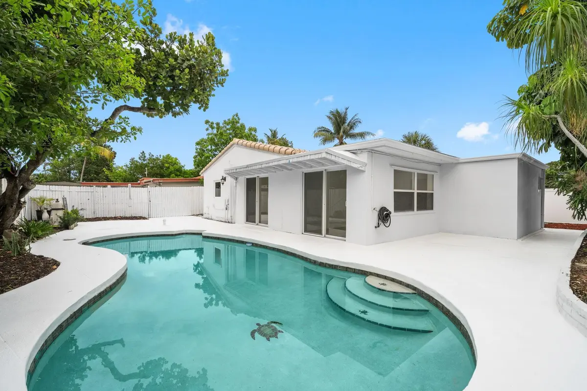 02_beyc6a21ecbf32a1b at 631 NE 56th Court, Fort Lauderdale