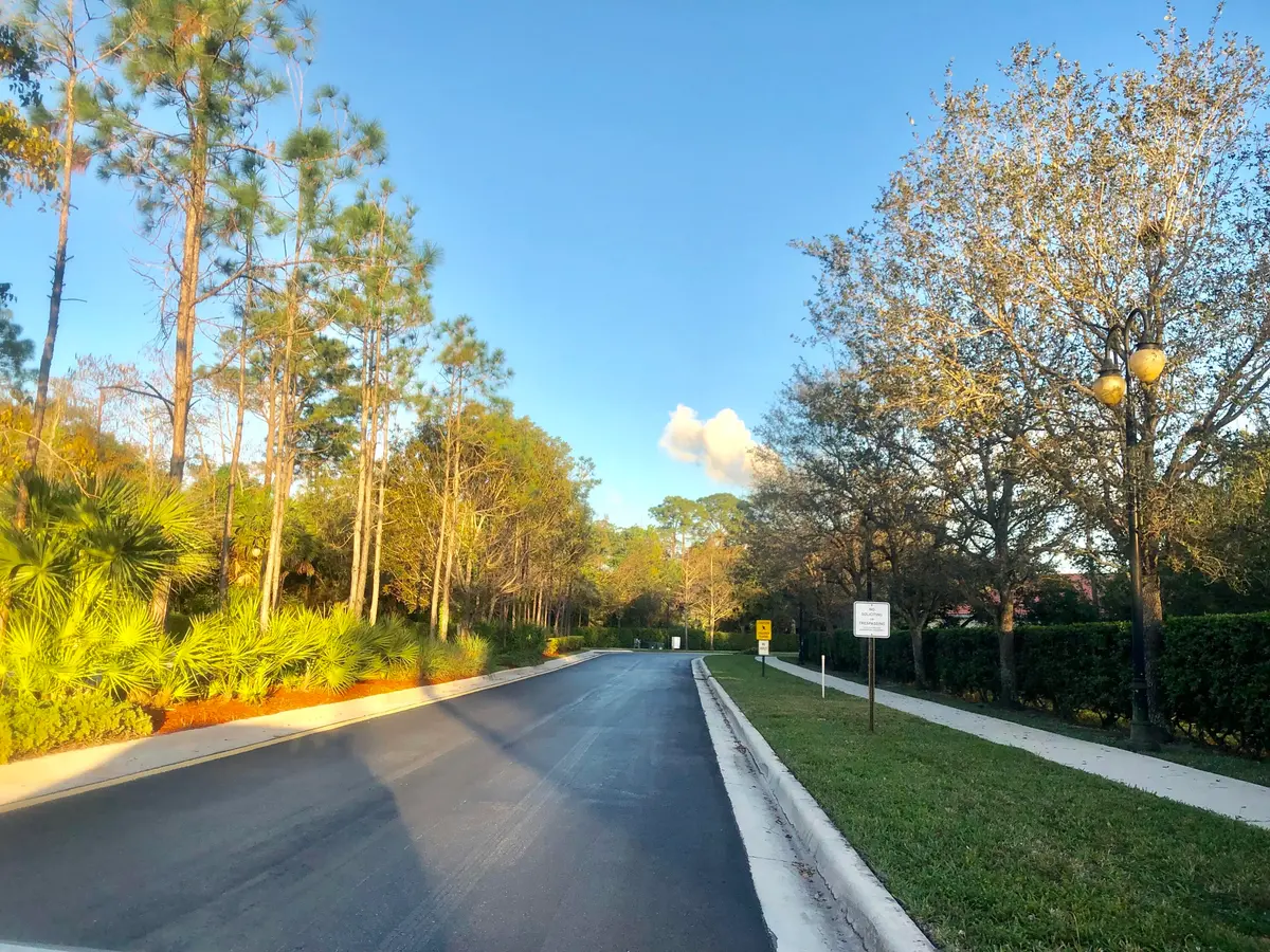 IMG_4744 at 139 PRESERVE Drive, Royal Palm Beach