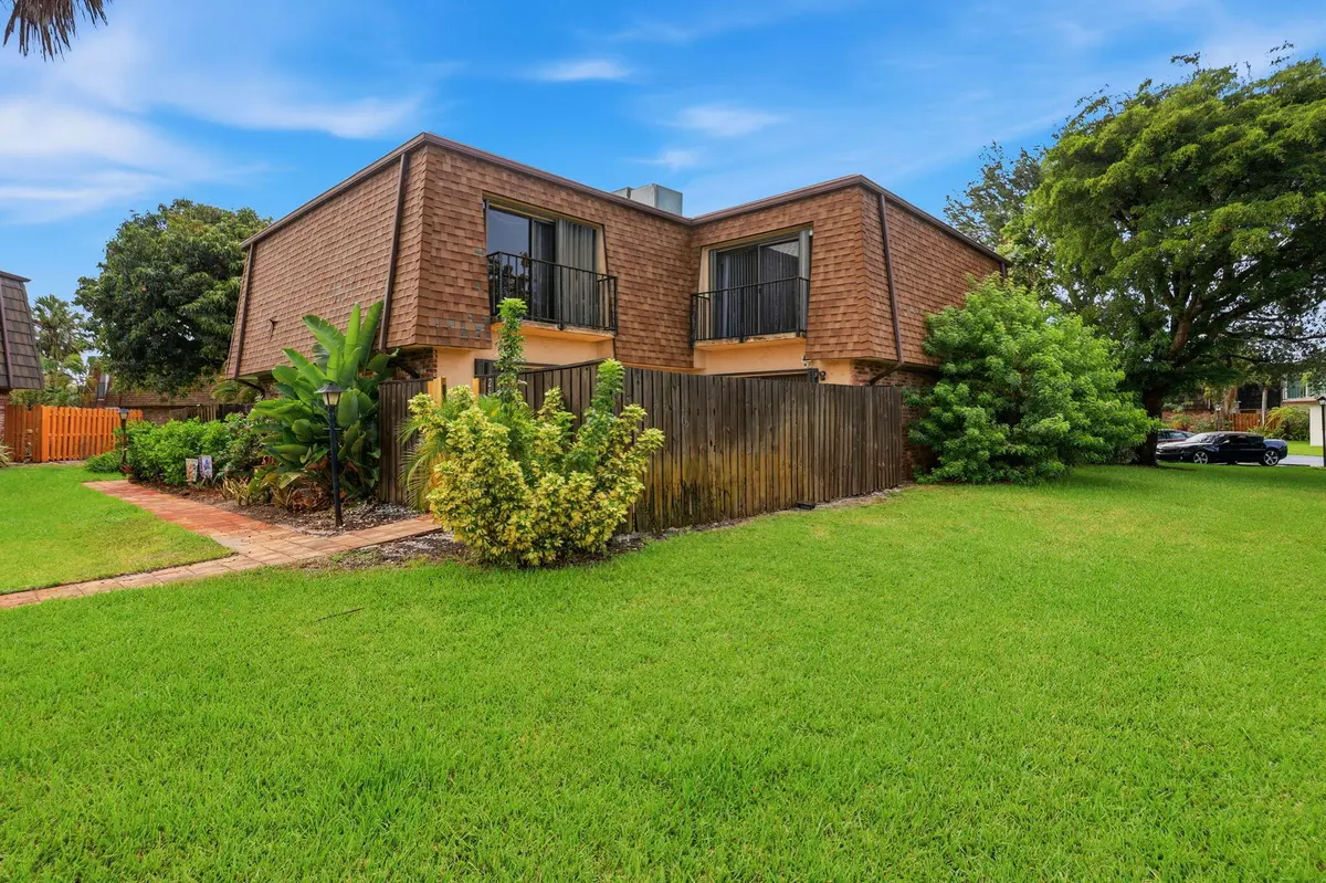 1-web-or-mls-024_0E2A6088 at 2625 SE 5TH Circle, Boynton Beach