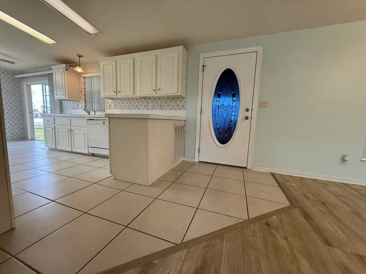 IMG_1395 at 294 Kingfisher Avenue, Fort Pierce