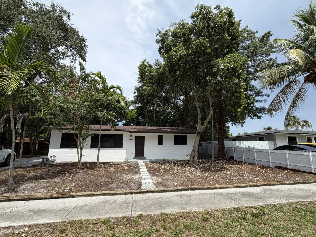 3611 SW 33rd Avenue, West Park, FL – photo 2