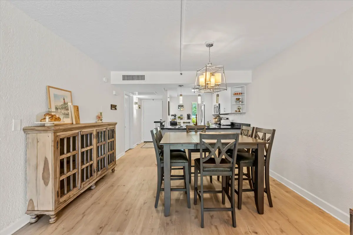 Dining at 21 ROYAL PALM Way 1050, Boca Raton