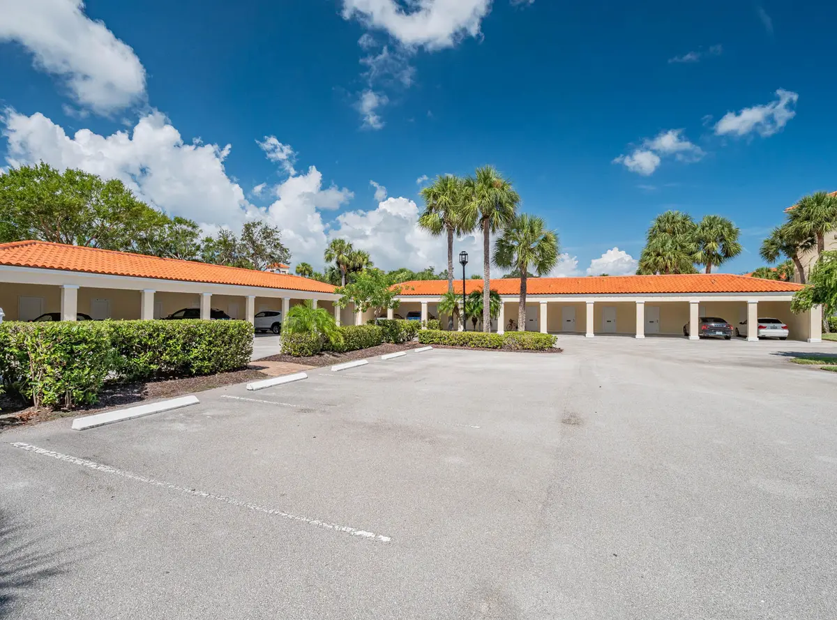 5060 HARMONY Circle 105, Vero Beach, FL – photo 4