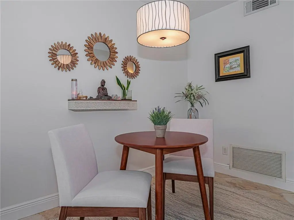 75 Royal Oak Court 204, Vero Beach, FL – photo 6
