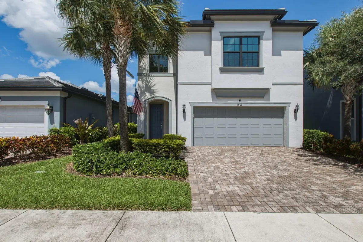Front of Structure at 4601 Pinehurst Trail, Oakland Park