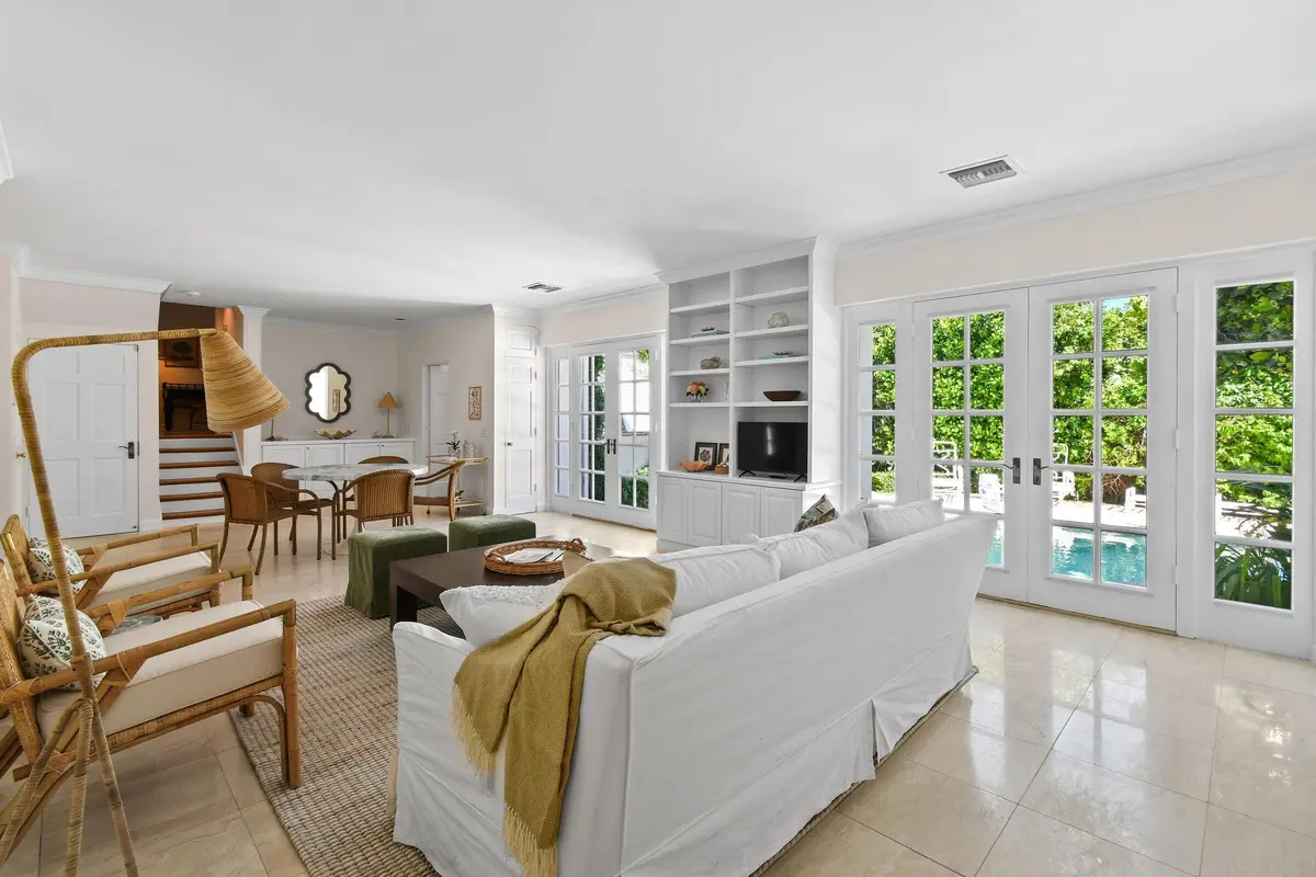 living area at 117 VIA VIZCAYA, Palm Beach