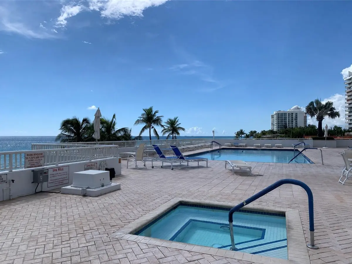 pool at 1370 S OCEAN Boulevard 1403, Pompano Beach