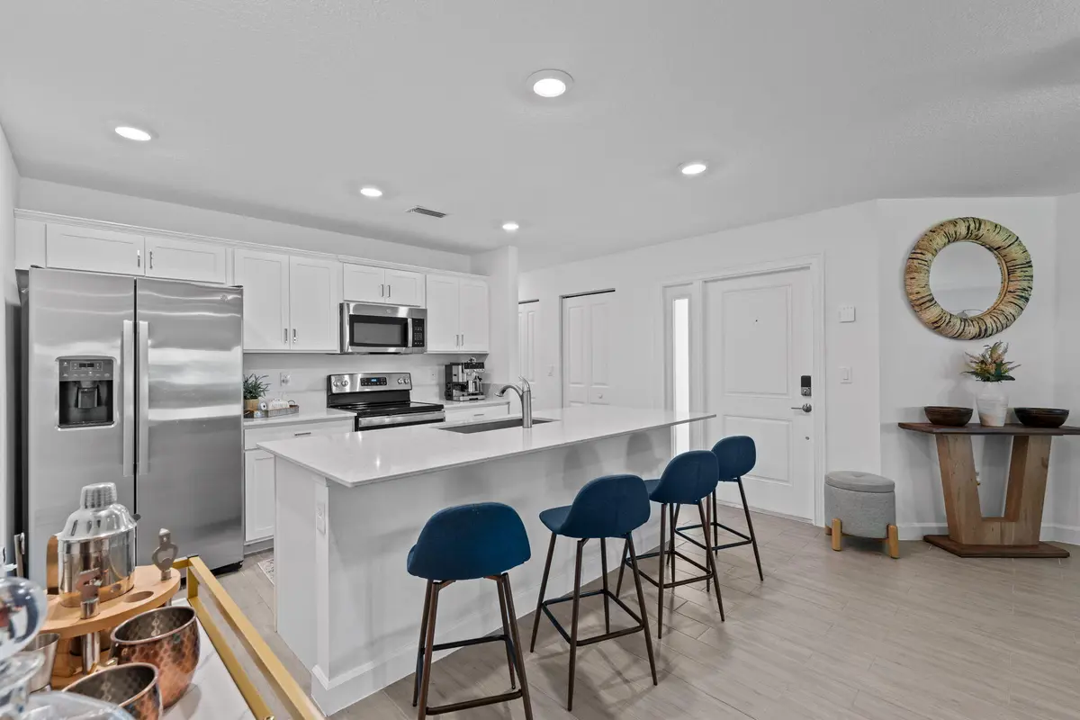 5-web-or-mls-A7409987 at 6001 Woods Edge Circle, Riviera Beach