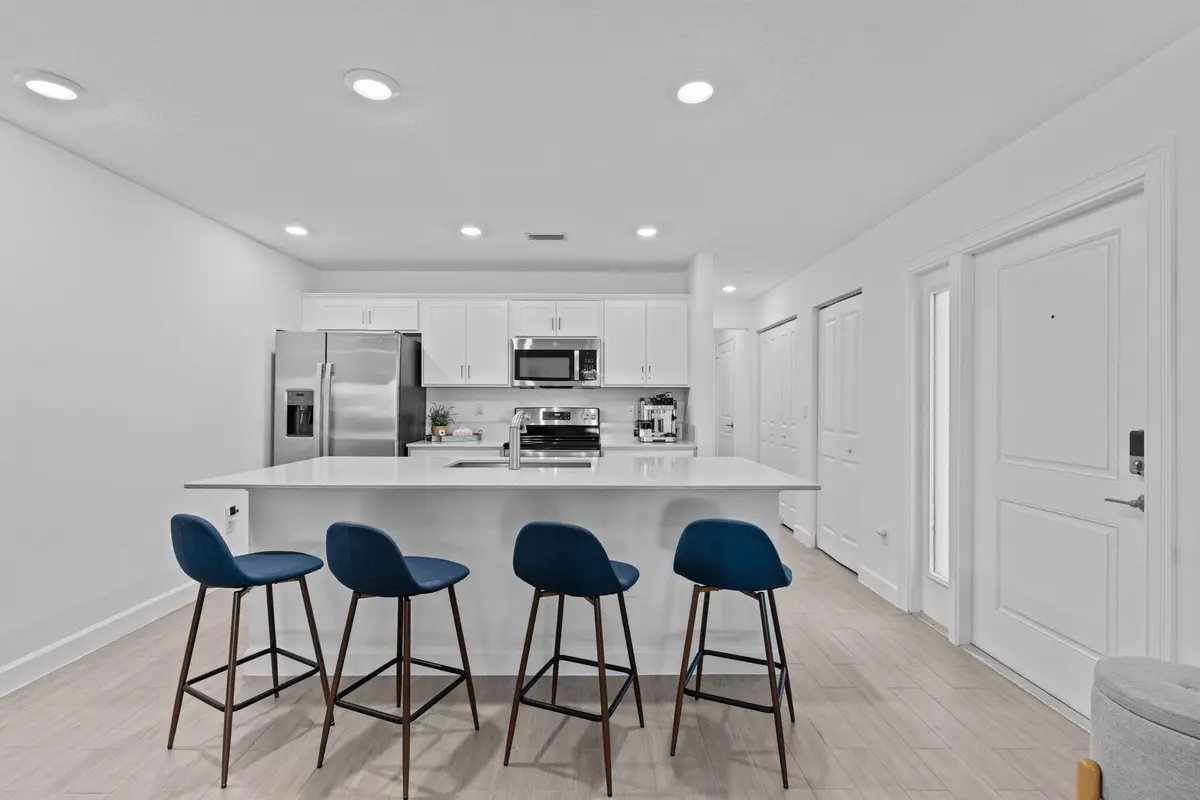 6-web-or-mls-A7409984 at 6001 Woods Edge Circle, Riviera Beach