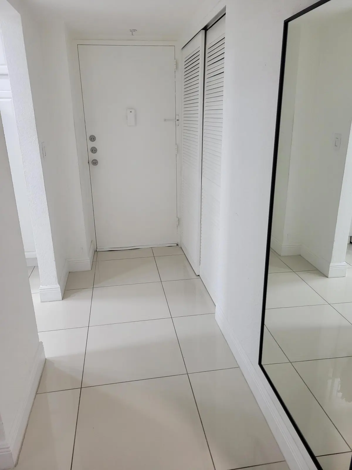 20260602_185938 at 19370 COLLINS Avenue 623, Sunny Isles Beach