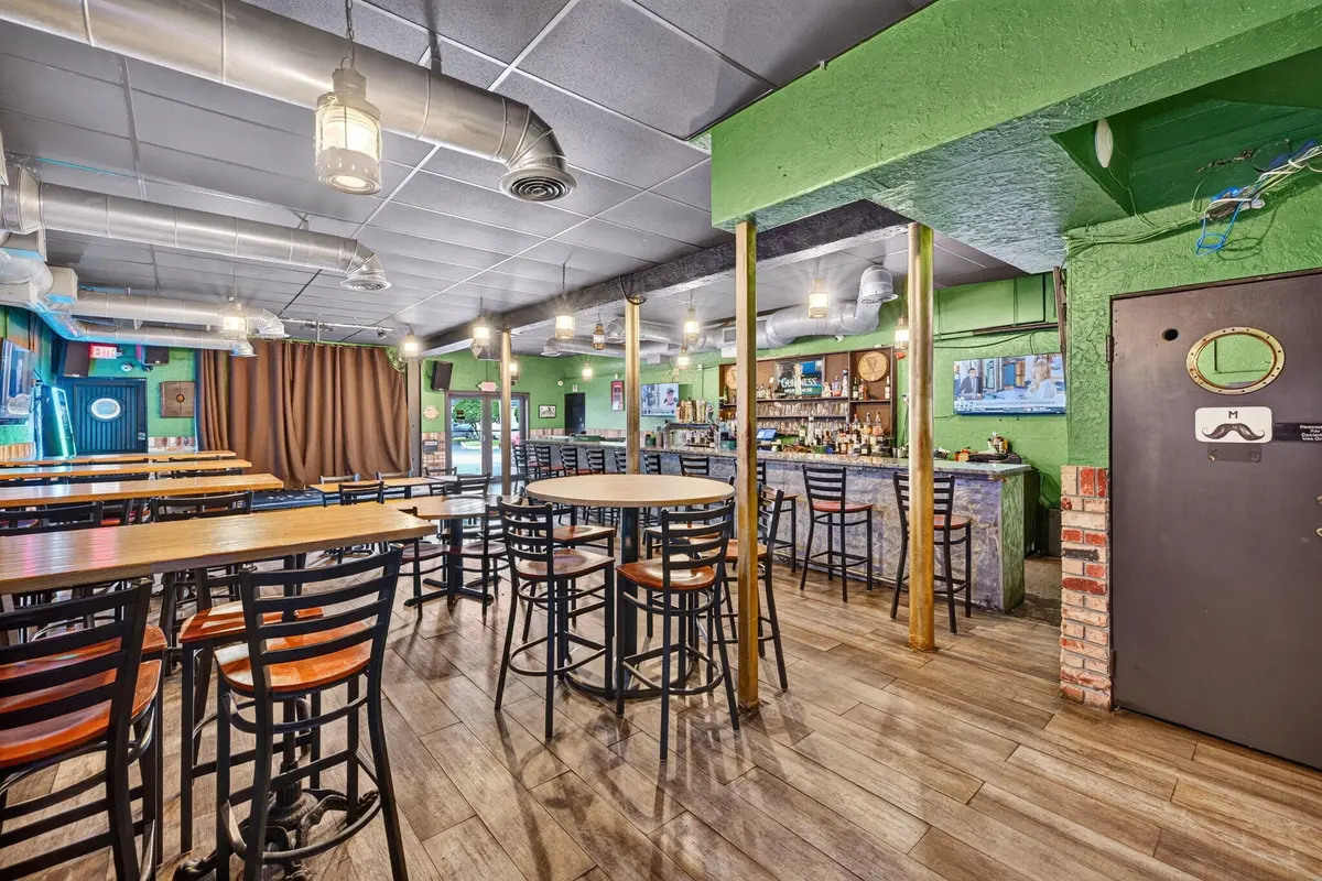 6-web-or-mls-699A2241 at 3045 N Federal Highway 32, Fort Lauderdale