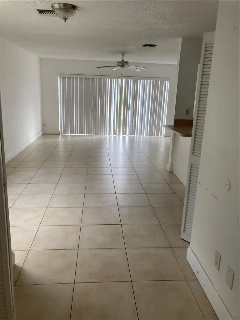 Photo 3 at 8985 NW 38TH Drive, Coral Springs