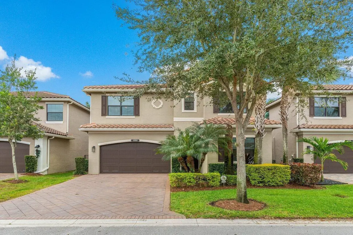 Front yard at 14160 Rock Salt Road, Delray Beach