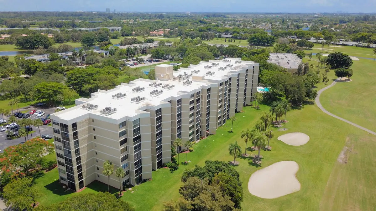New 2 at 16300 GOLF CLUB Road 613, Weston
