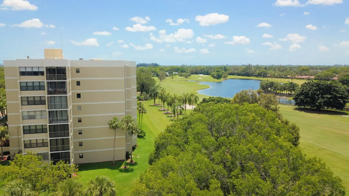New 3 at 16300 GOLF CLUB Road 613, Weston